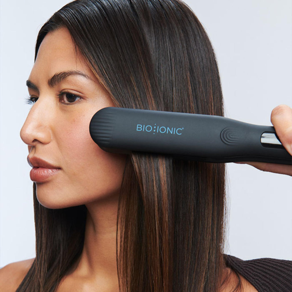 Moisturizing Flat Iron with Digital Temperature Control